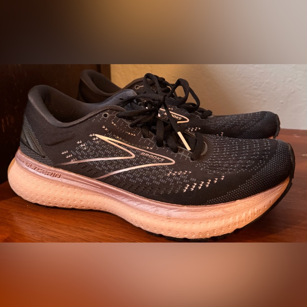 Women's Black and light Purple Running Shoes
